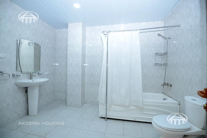 Квартира · 3 комн. · 165 м² · Арабкир