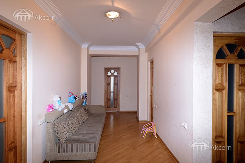 Квартира · 4 комн. · 155 м² · Арабкир