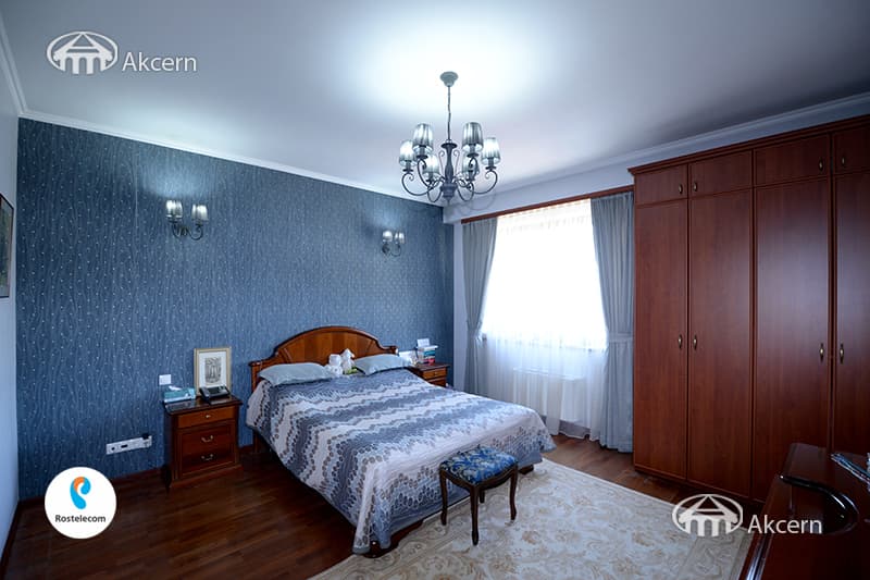 Квартира · 4 комн. · 156 м² · Кентрон
