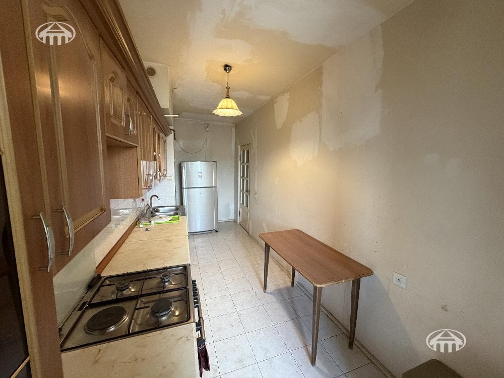 Квартира · 3 комн. · 95 м² · Давташен