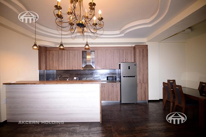 Apartment · 3 rooms · 90 m² · Kentron