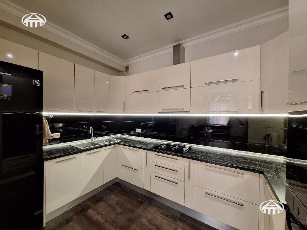 Квартира · 3 комн. · 135 м² · Кентрон