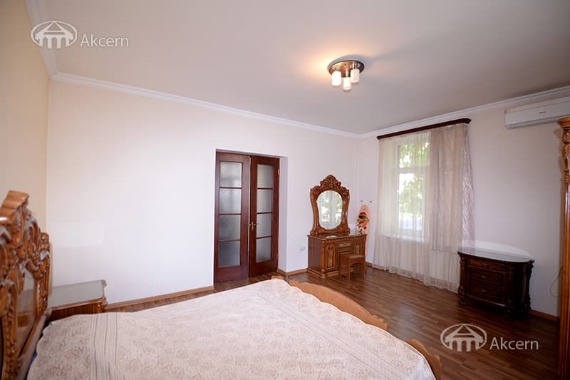 Квартира · 2 комн. · 56 м² · Кентрон