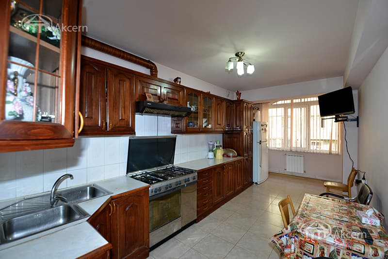 Apartment · 6 rooms · 234 m² · Arabkir
