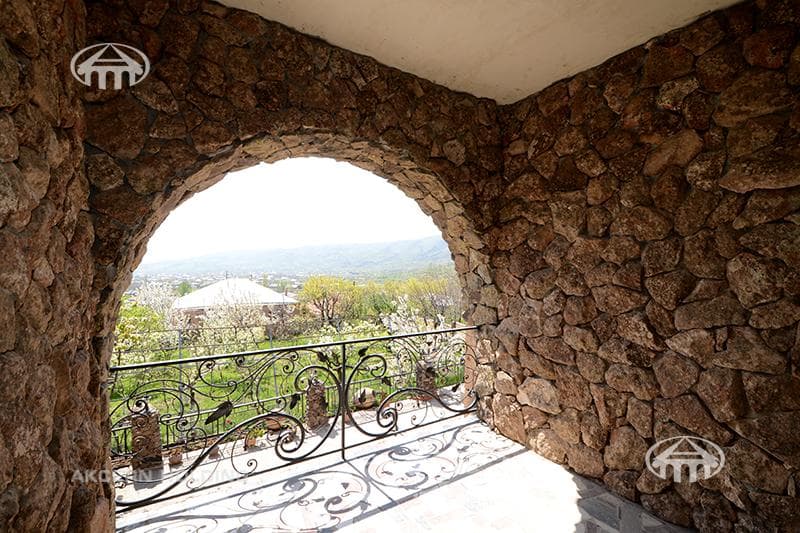 Mansion · 5 rooms · 368 m² · Ghazaravan