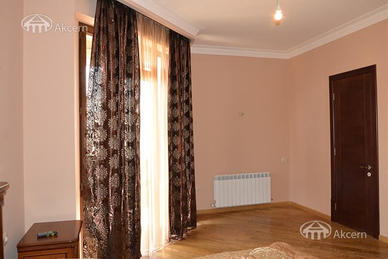 Особняк · 7 комн. · 406 м² · Норк-Мараш