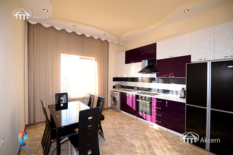Дом · 6 комн. · 208 м² · Кентрон
