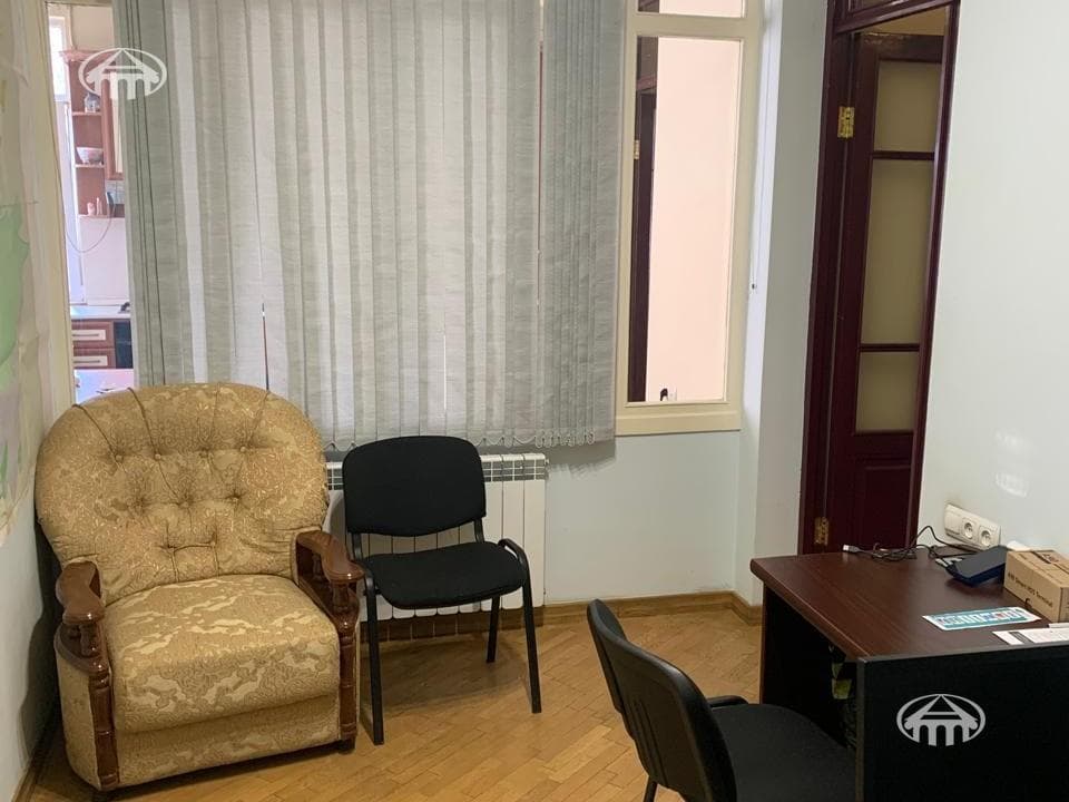 Բնակարան · 3 սեն. · 82 մ² · Կենտրոն