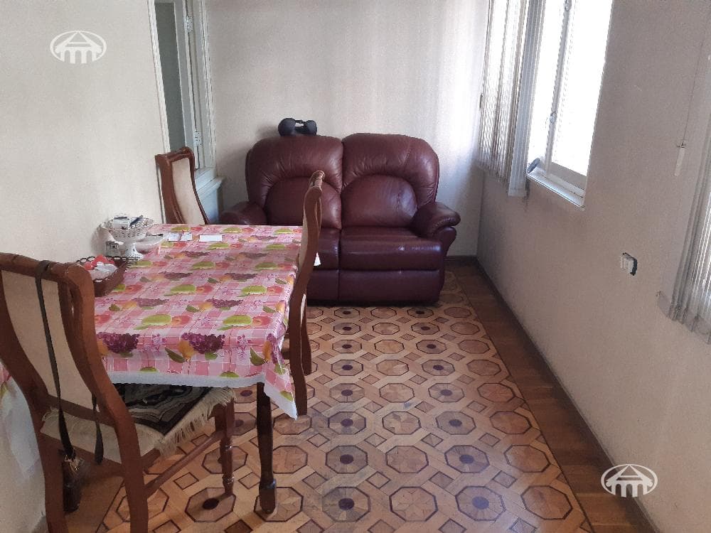 Apartment · 3 rooms · 106 m² · Kentron