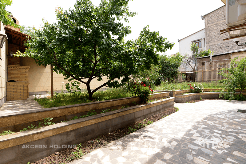 Mansion · 7 rooms · 243 m² · Kentron