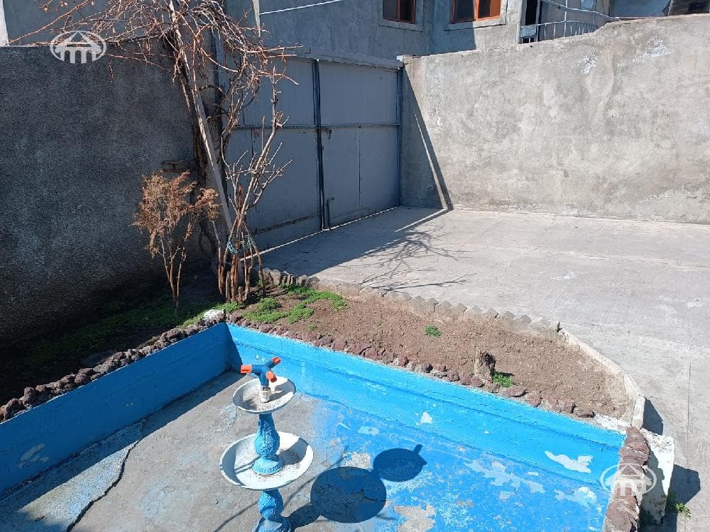 Առանձնատուն · 3 սեն. · 99 մ² · Կենտրոն