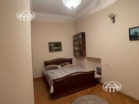 Mansion · 5 rooms · 350 m² · Erebuni