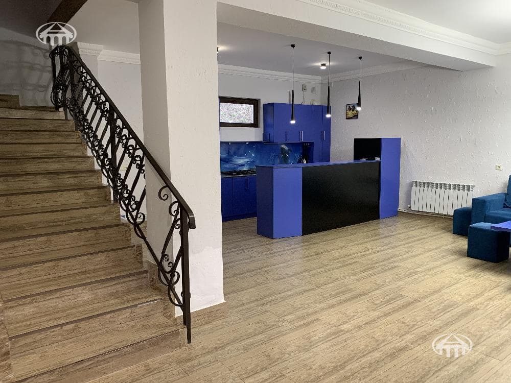 Hotel · 325 m² · Dilijan