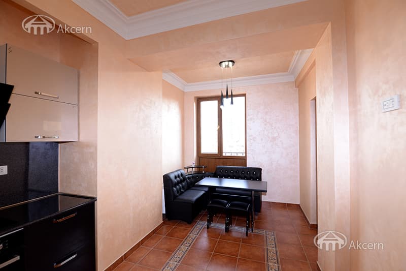 Apartment · 4 rooms · 240 m² · Kentron