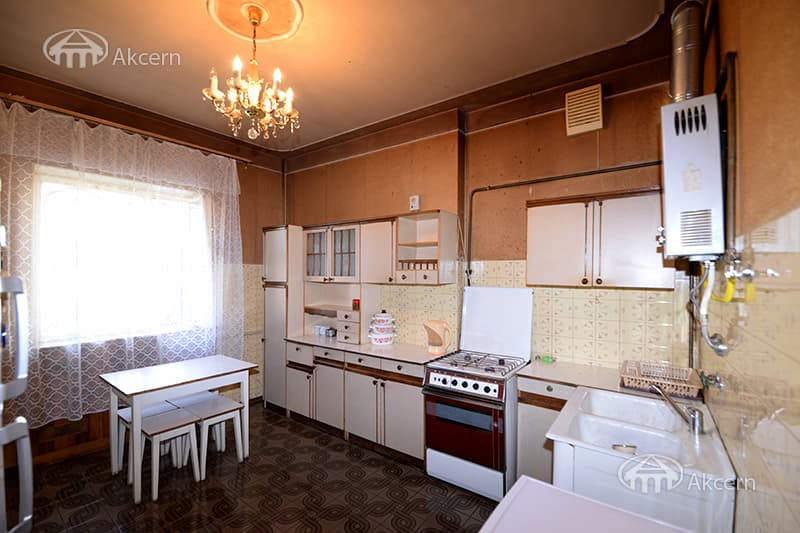 Дом · 7 комн. · 557 м² · Кентрон