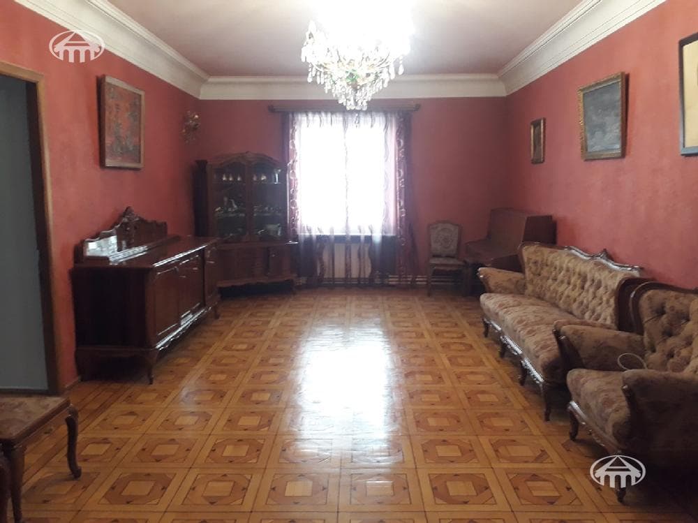 Առանձնատուն · 6 սեն. · 498 մ² · Քանաքեռ-Զեյթուն