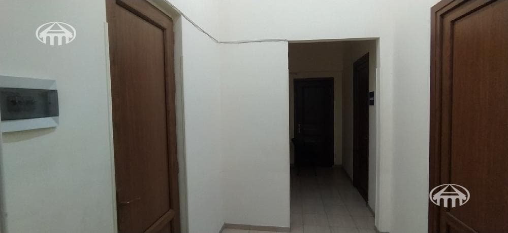 Office · 173 m² · Kentron