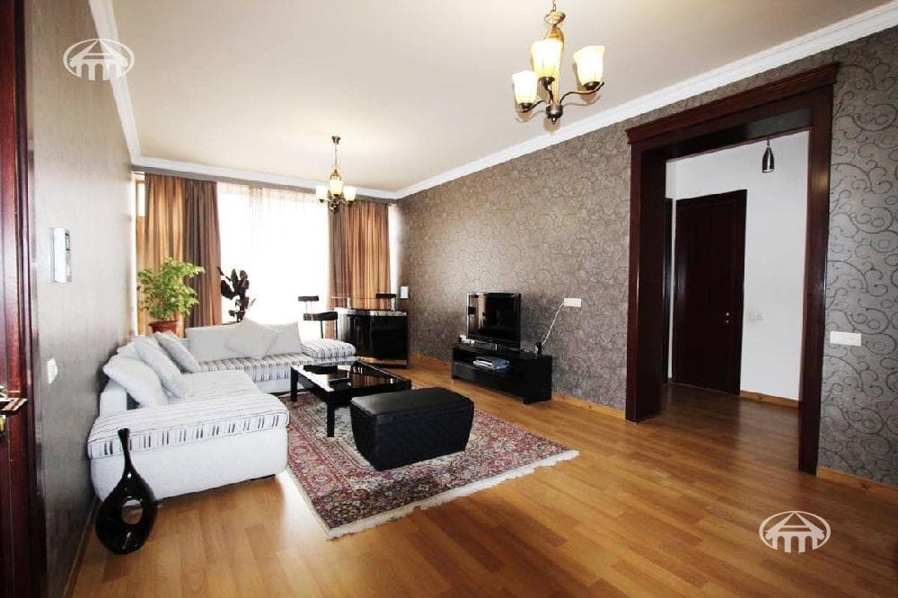 Mansion · 5 rooms · 681 m² · Nor Nork