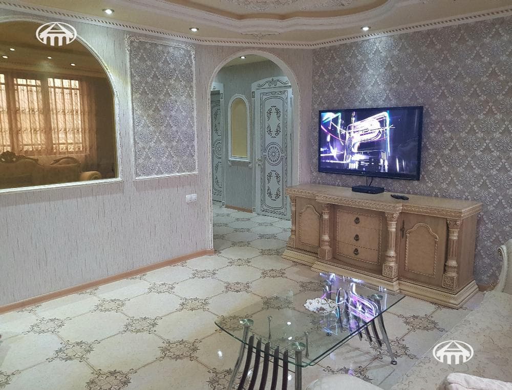 Квартира · 1 комн. · 52 м² · Кентрон