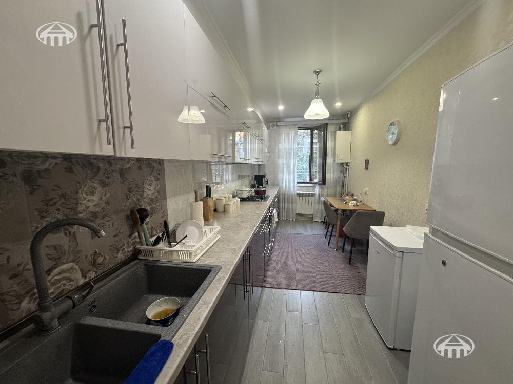 Apartment · 2 rooms · 83 m² · Kentron