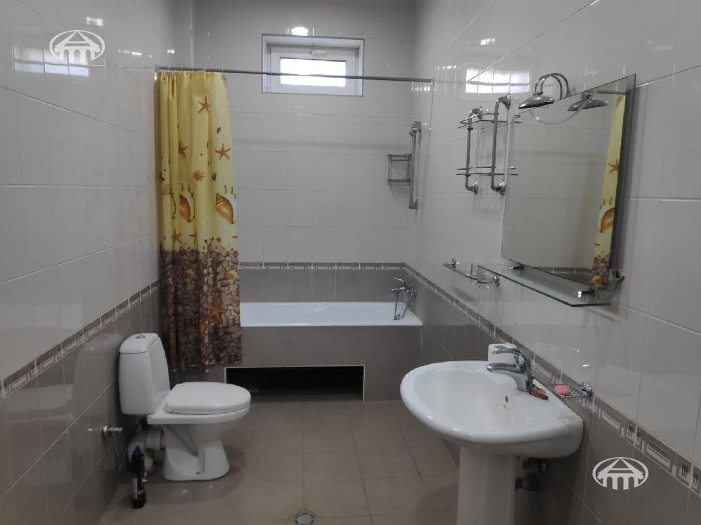 Mansion · 5 rooms · 300 m² · Arinj
