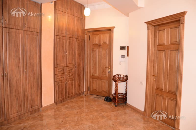 Квартира · 4 комн. · 187 м² · Кентрон