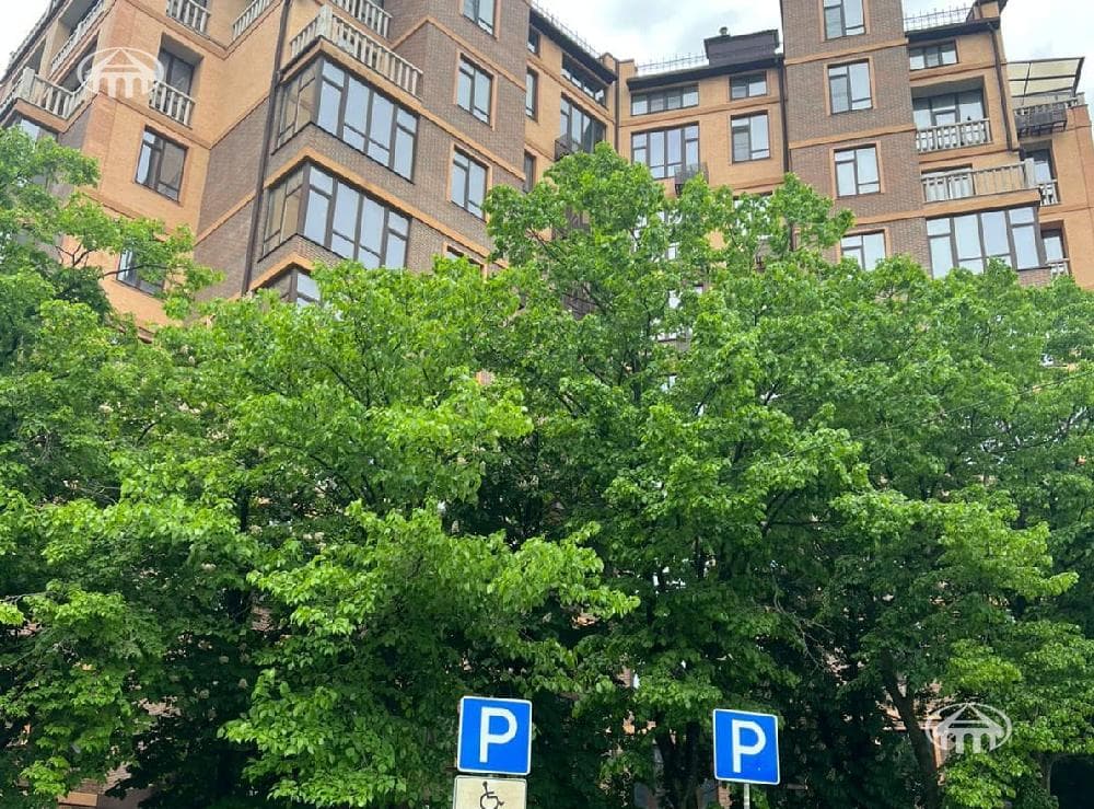 Квартира · 4 комн. · 142 м² · Кентрон