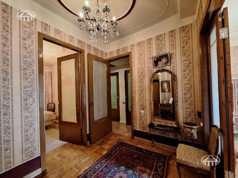 Квартира · 2 комн. · 71 м² · Кентрон