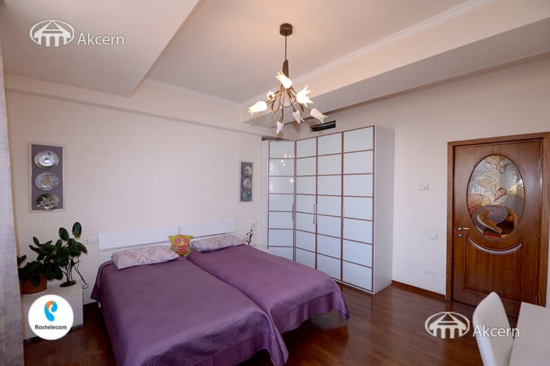 Квартира · 4 комн. · 156 м² · Кентрон