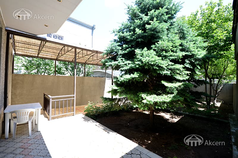 Квартира · 3 комн. · 140 м² · Арабкир