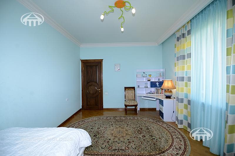Առանձնատուն · 6 սեն. · 360 մ² · Էրեբունի