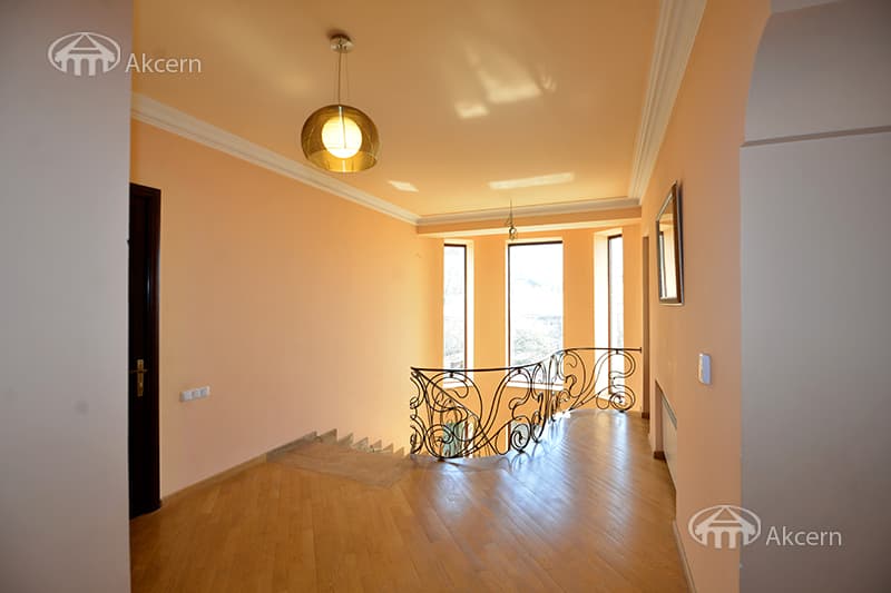 Mansion · 5 rooms · 320 m² · Nork-Marash