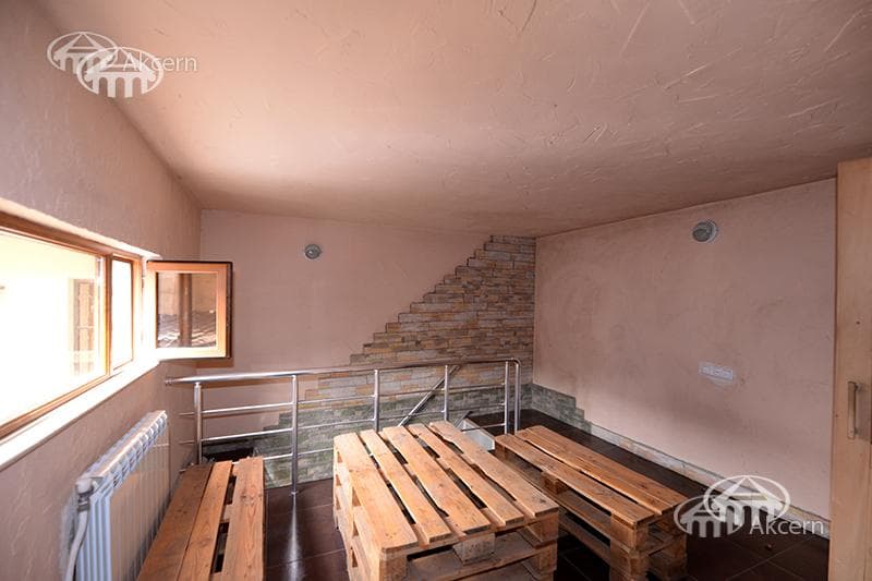 Hotel · 5 rooms · 540 m² · Kentron