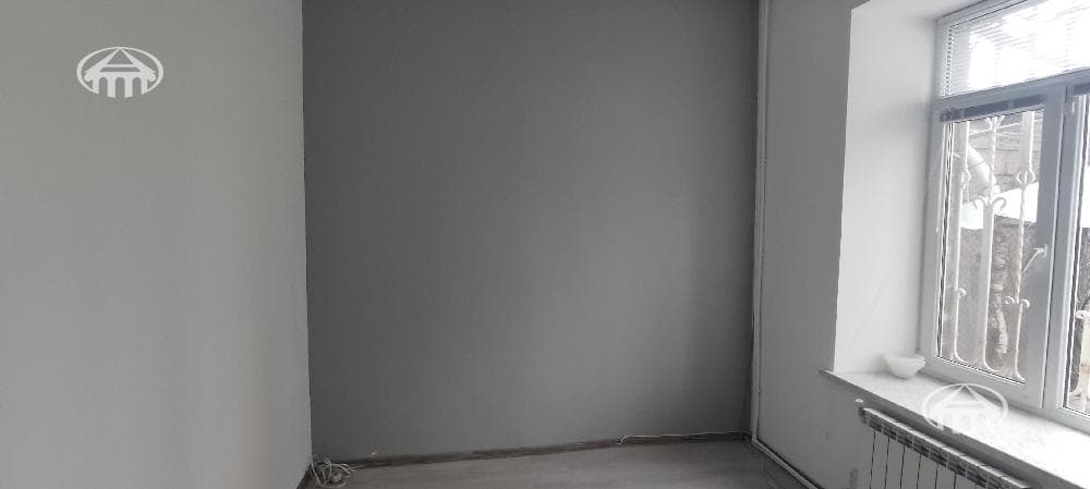 Առանձնատուն · 6 սեն. · 180 մ² · Կենտրոն