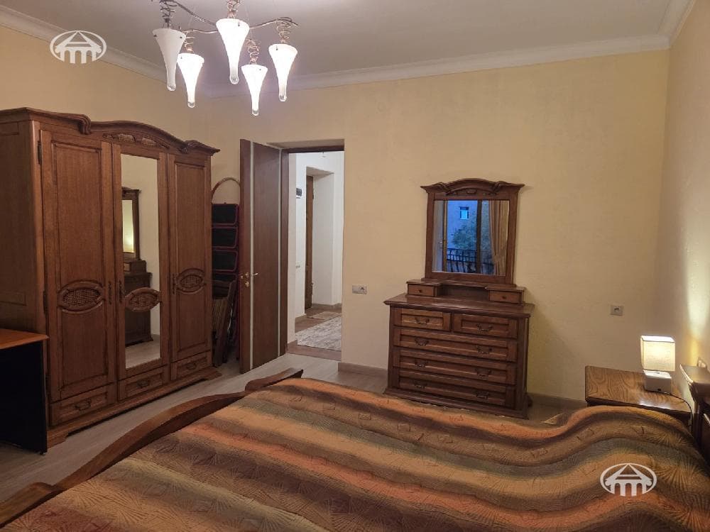 Apartment · 2 rooms · 75 m² · Kentron