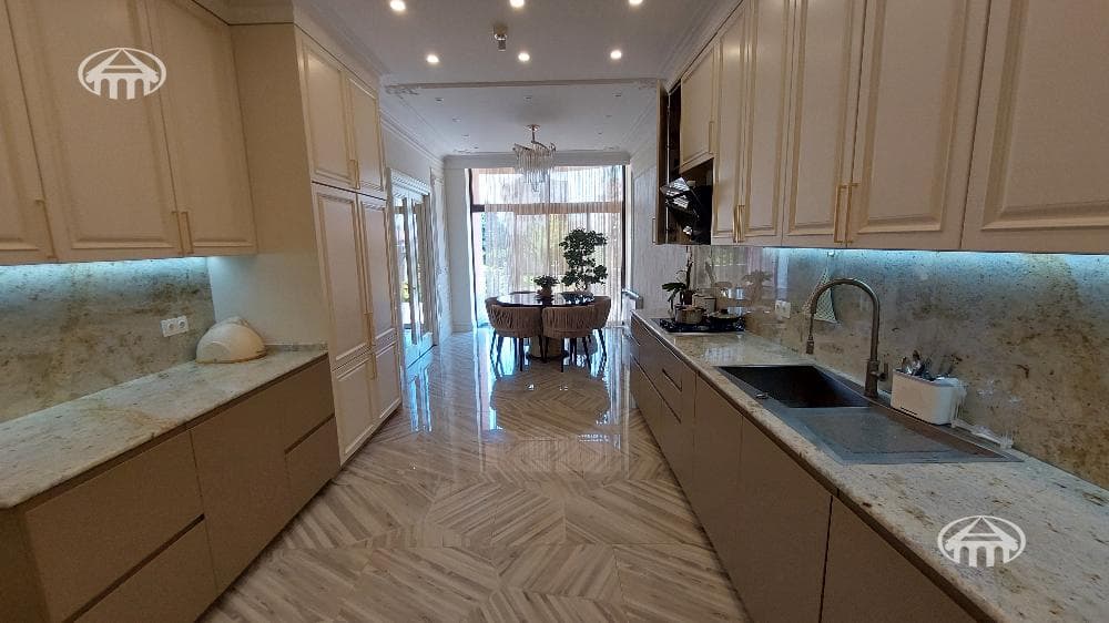 Mansion · 5 rooms · 600 m² · Davtashen