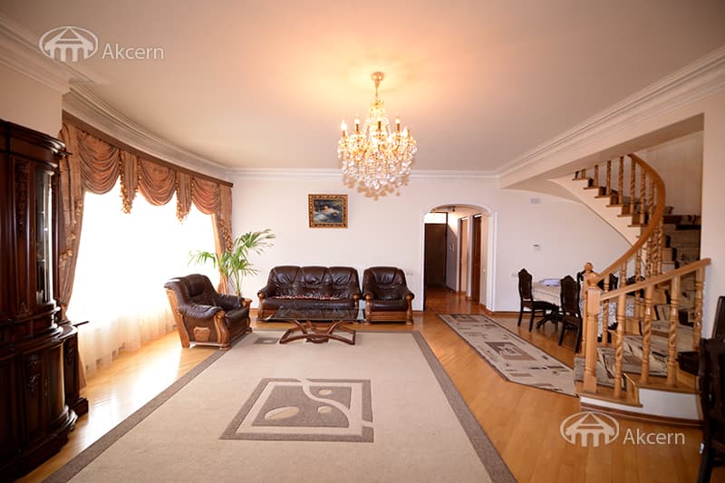 Особняк · 7 комн. · 362 м² · Малатия-Себастия