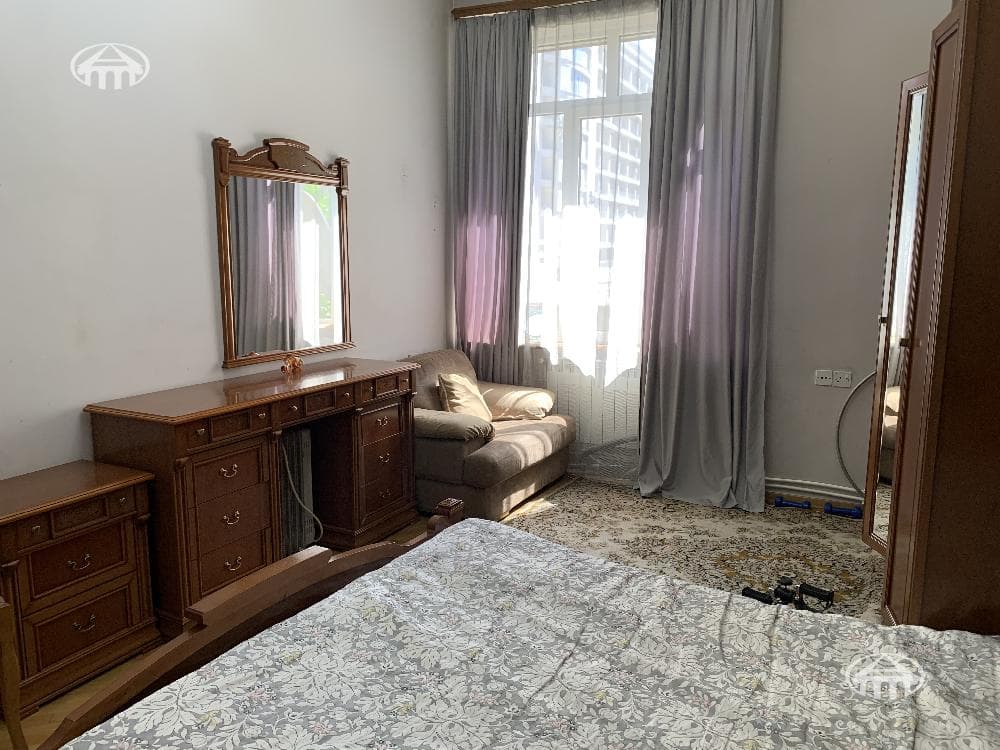Квартира · 4 комн. · 130 м² · Кентрон