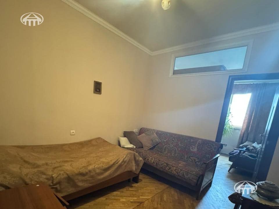Apartment · 3 rooms · 106 m² · Kentron