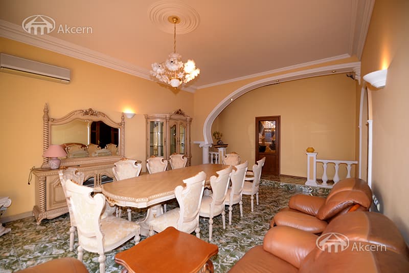 Особняк · 6 комн. · 440 м² · Кентрон