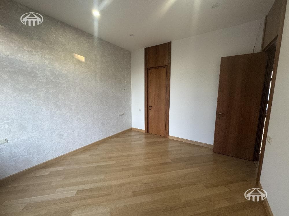 Townhouse · 4 rooms · 292 m² · Arabkir