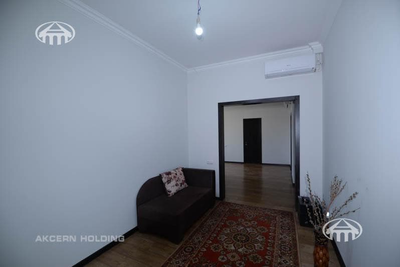Особняк · 5 комн. · 380 м² · Аван