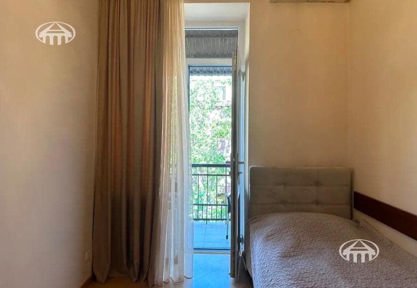 Apartment · 3 rooms · 71 m² · Kentron