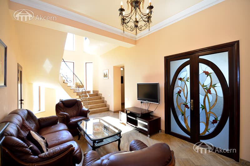 Mansion · 5 rooms · 320 m² · Nork-Marash
