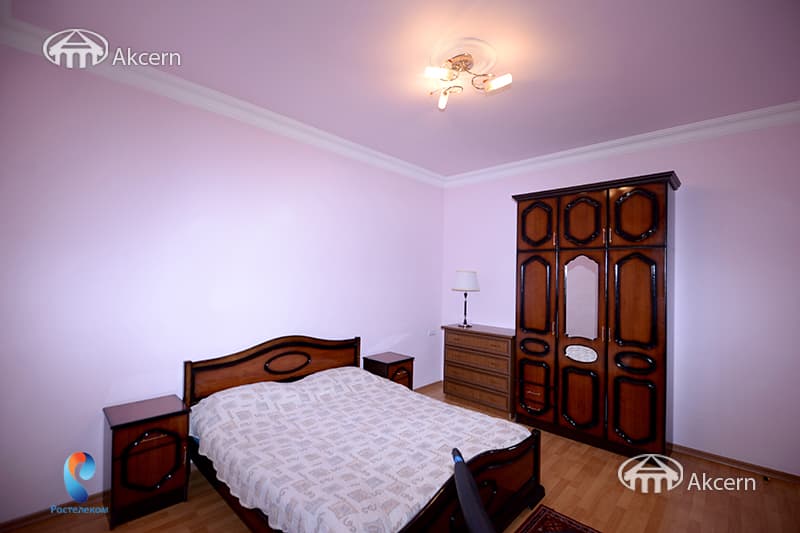House · 3 rooms · 90 m² · Kentron