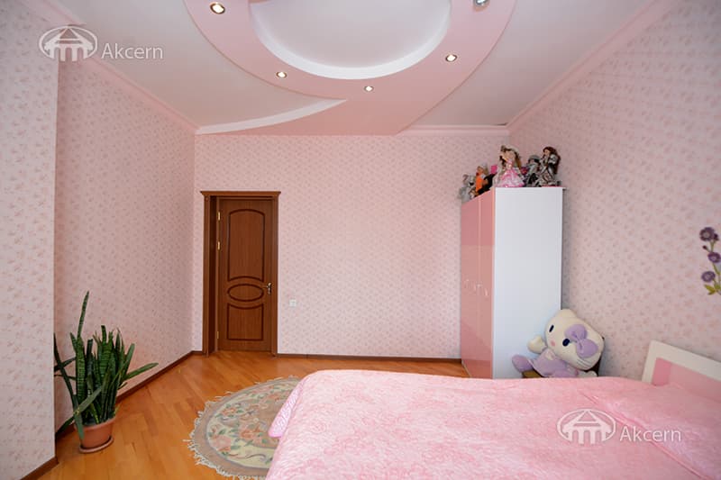 Особняк · 6 комн. · 349 м² · Аджапняк