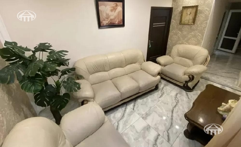 Salon · 104 m² · Kentron