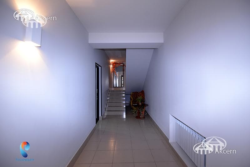 Office · 219 m² · Kentron