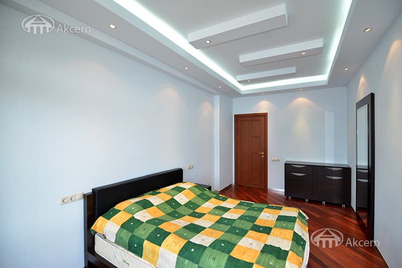 Квартира · 4 комн. · 160 м² · Кентрон