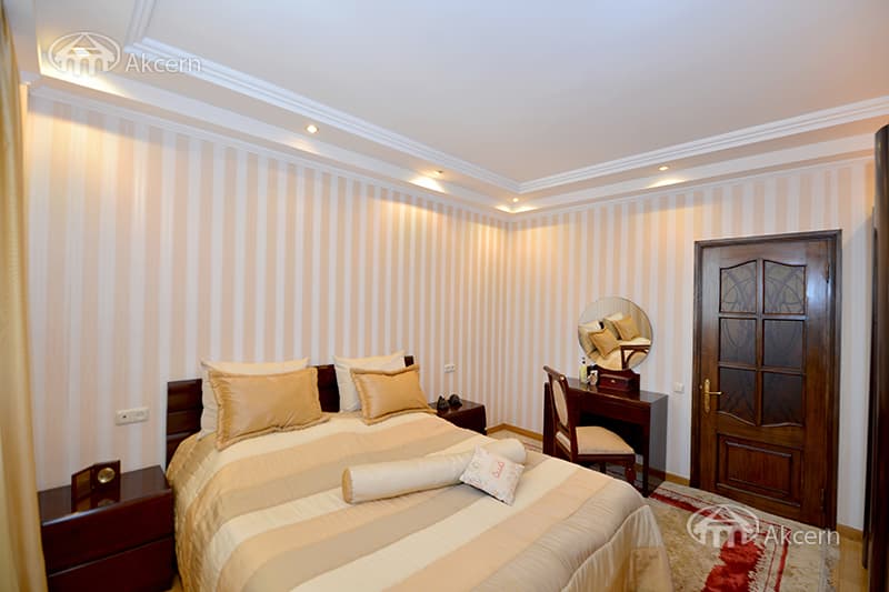 Квартира · 4 комн. · 173 м² · Кентрон